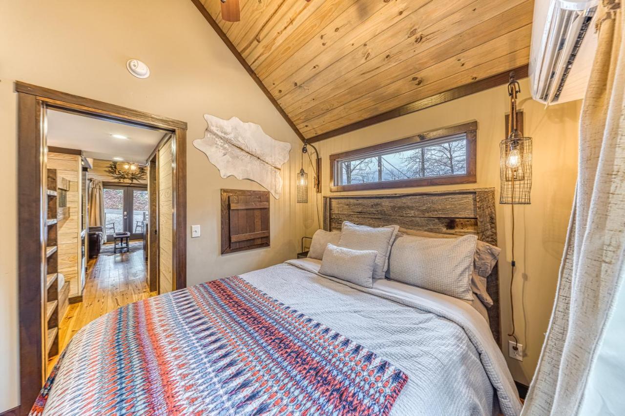 Smoky Mountain Tiny Home Pigeon Forge Exterior foto
